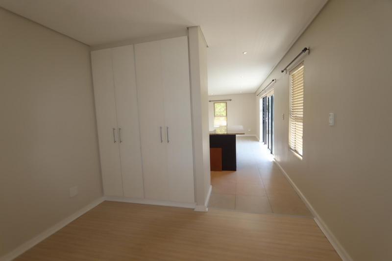 To Let 1 Bedroom Property for Rent in Wynberg Upper Western Cape